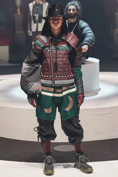 Look 27